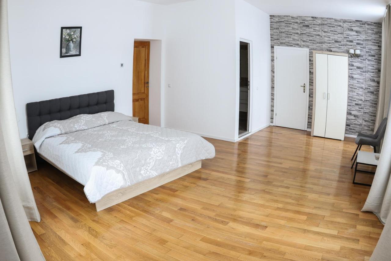 Floasiu Residence Guesthouse Sibiu Bagian luar foto